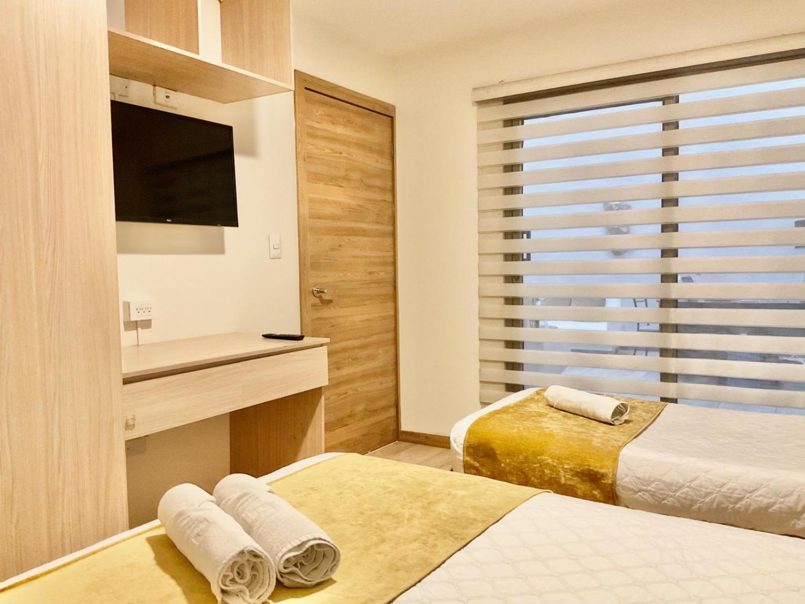 Hotel Brist0L Suites Centro Historico Куэнка Экстерьер фото