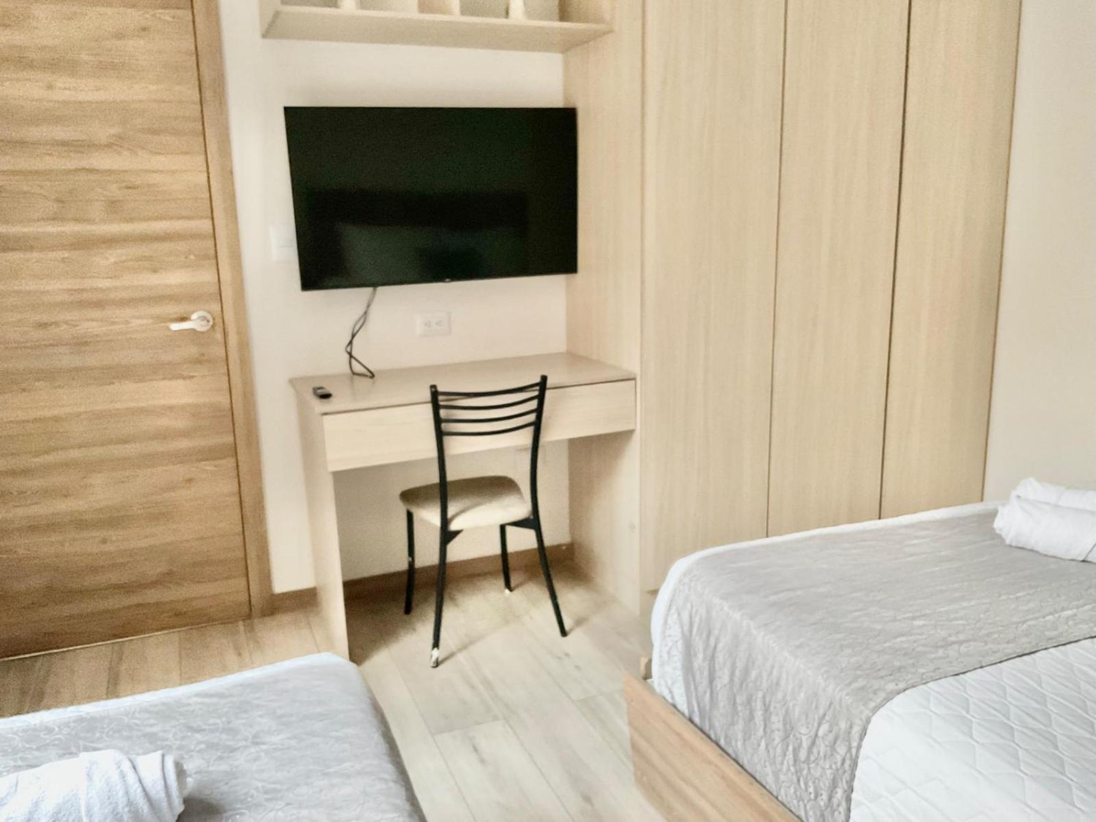 Hotel Brist0L Suites Centro Historico Куэнка Экстерьер фото