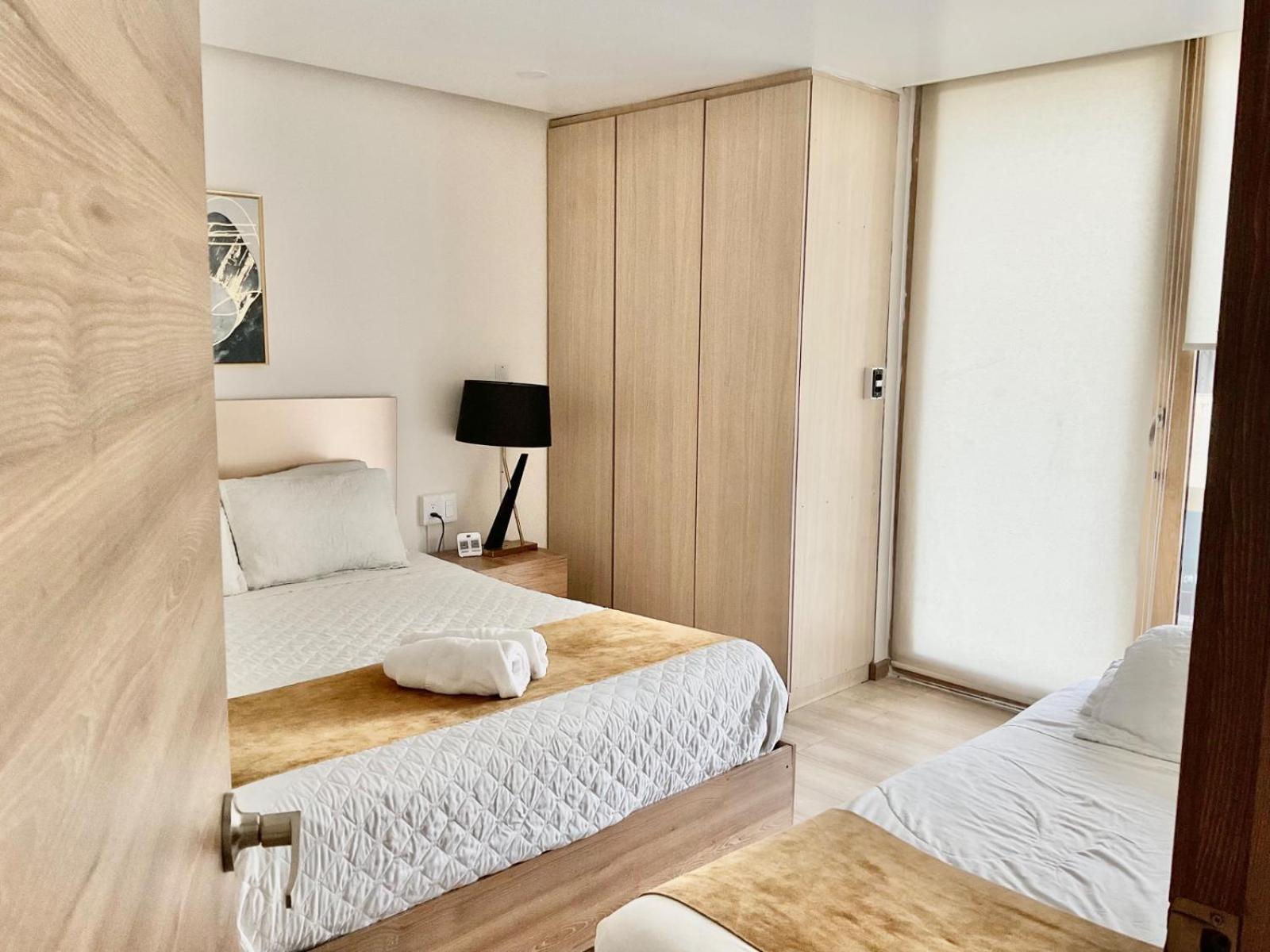 Hotel Brist0L Suites Centro Historico Куэнка Экстерьер фото